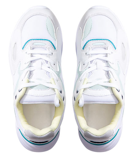 RUNNING SHOES