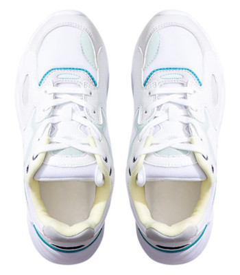 RUNNING SHOES